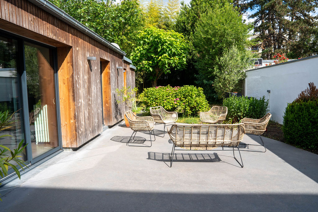 Maison familiale dans une avenue privée à deux pas du parc de Procé