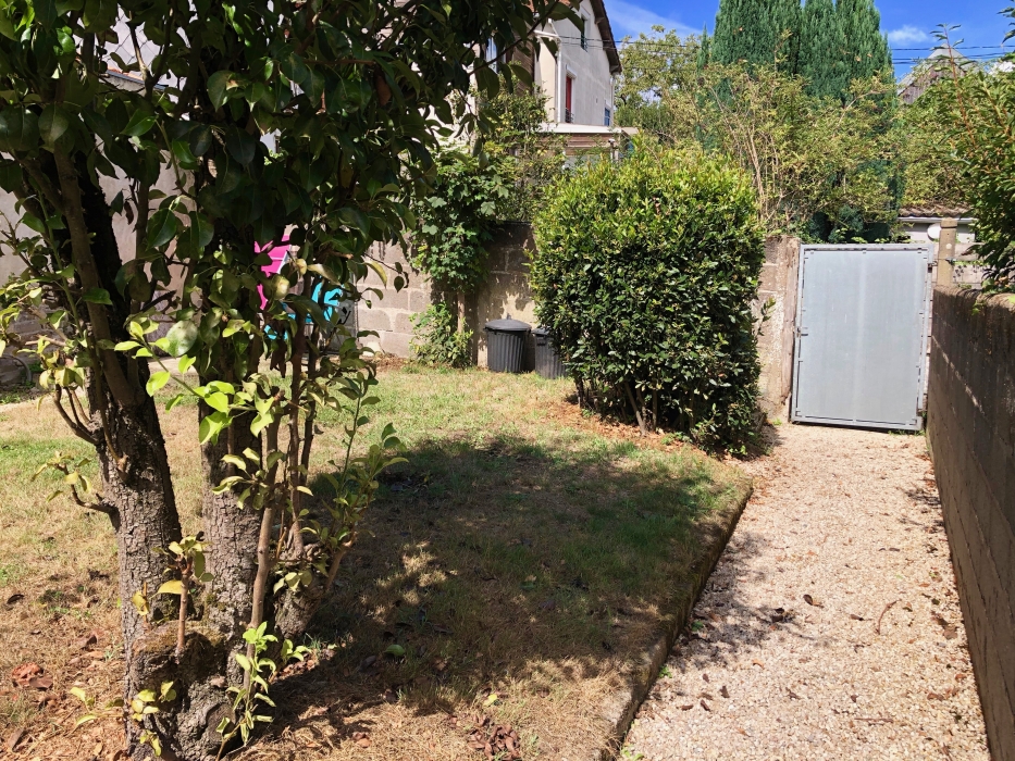 MAISON 80m2- 2 CH.AU CALME TERRASSE etJARDIN