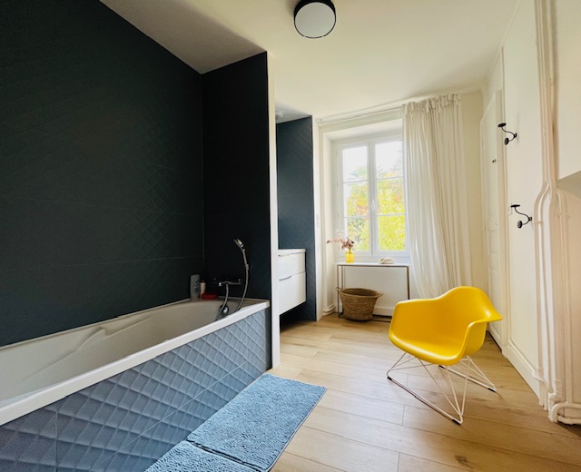 Maison  rénovée, avec jardin clos de 200m²