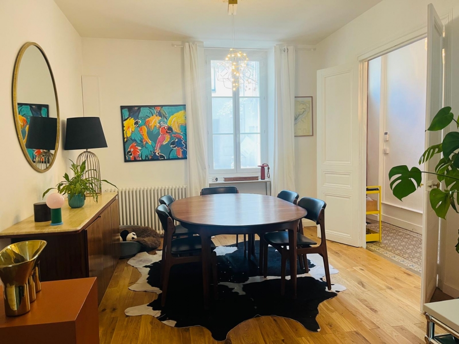 Maison  rénovée, avec jardin clos de 200m²