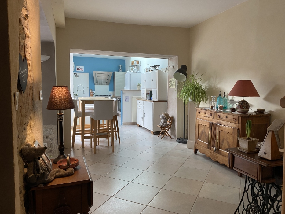 CANCLAUX, maison au calme avec jardin bien exposé …
