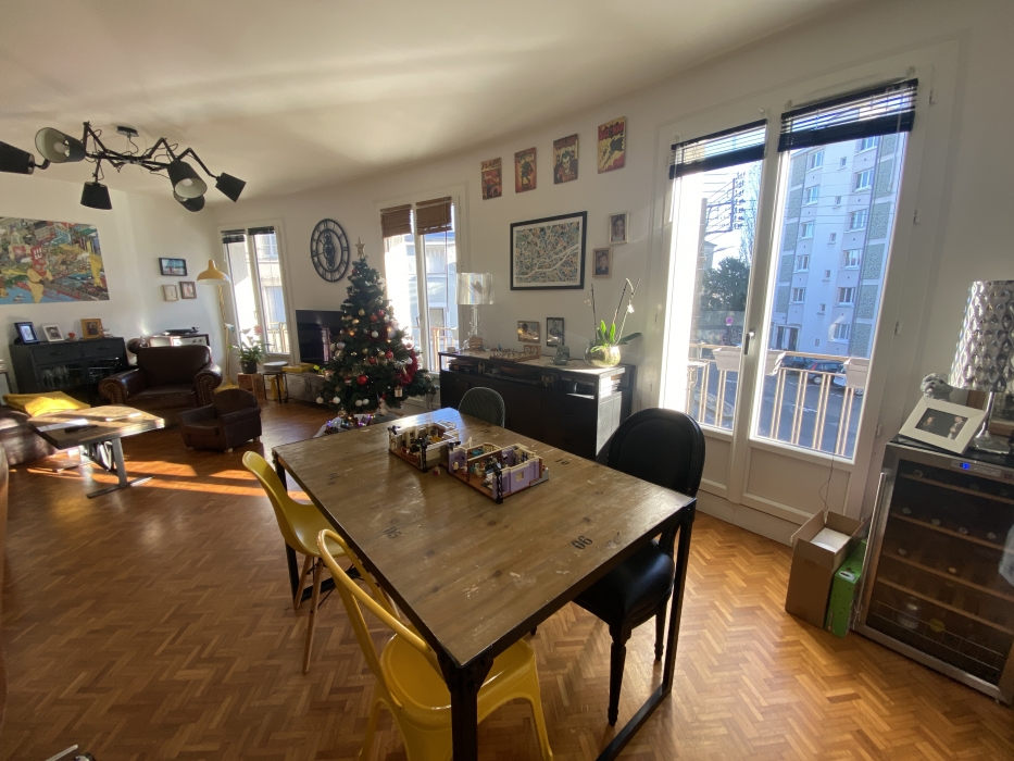 MELLINET, T4 avec balcon et parking ..