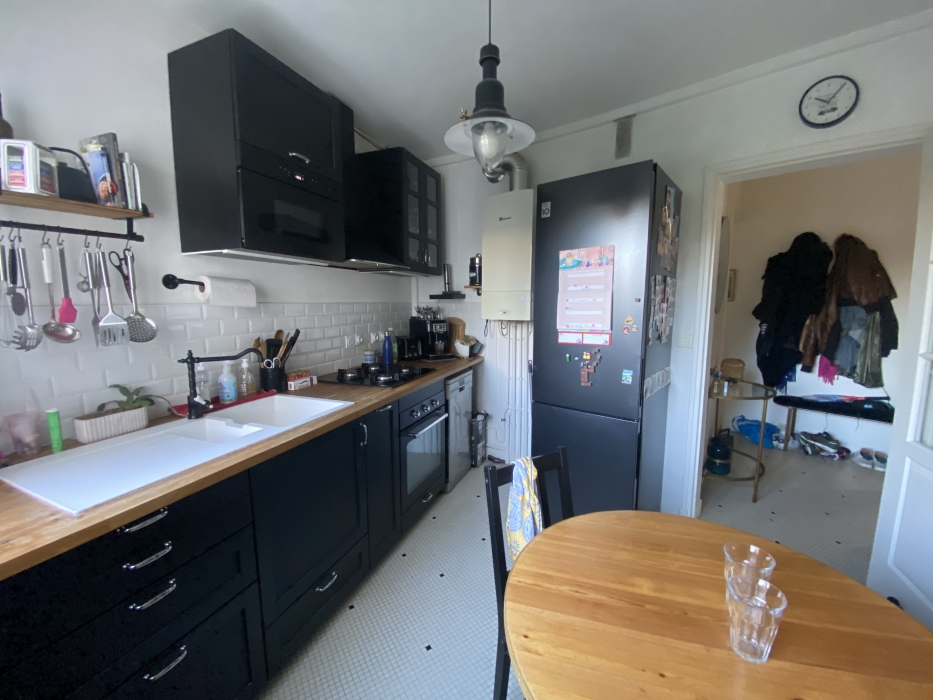 MELLINET, T4 avec balcon et parking ..