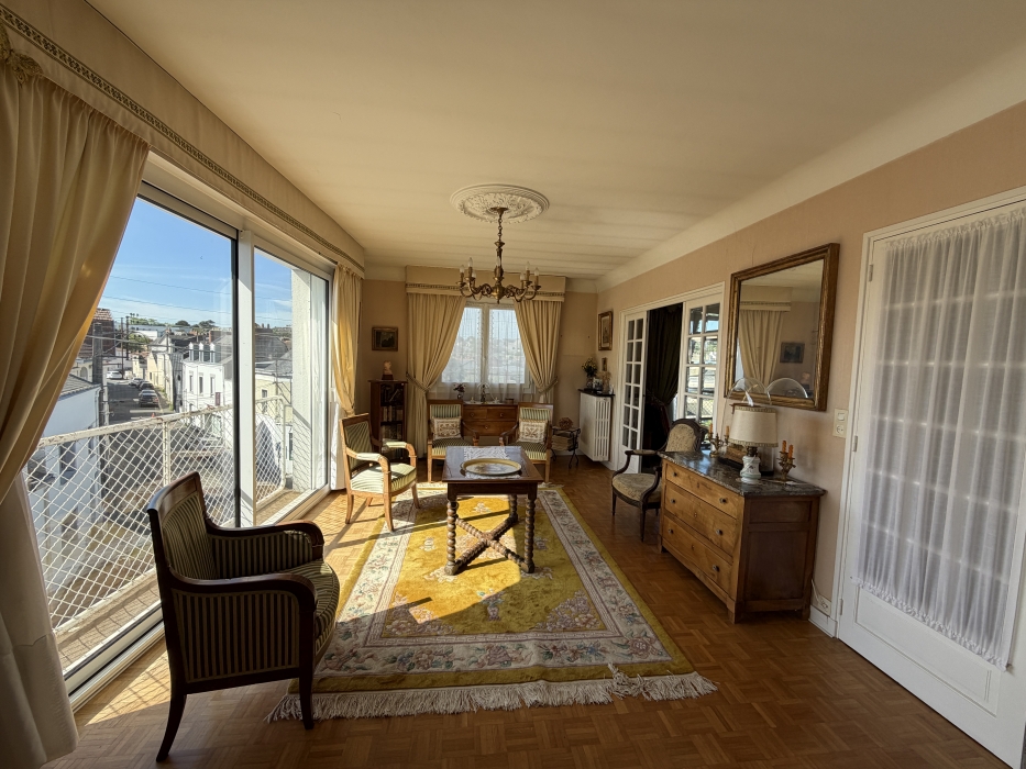 CANCLAUX, appartement T7 dernier étage