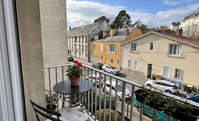 T3 avec balcon refait à neuf à deux pas de la place Canclaux