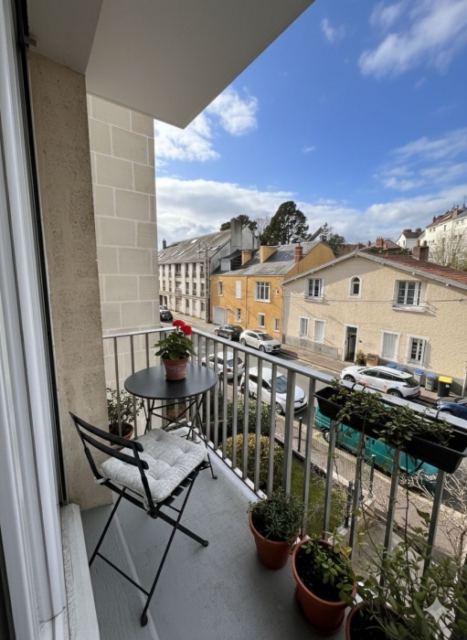 T3 avec balcon refait à neuf à deux pas de la place Canclaux