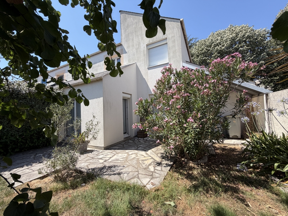 ZOLA, maison des année 1990 ….